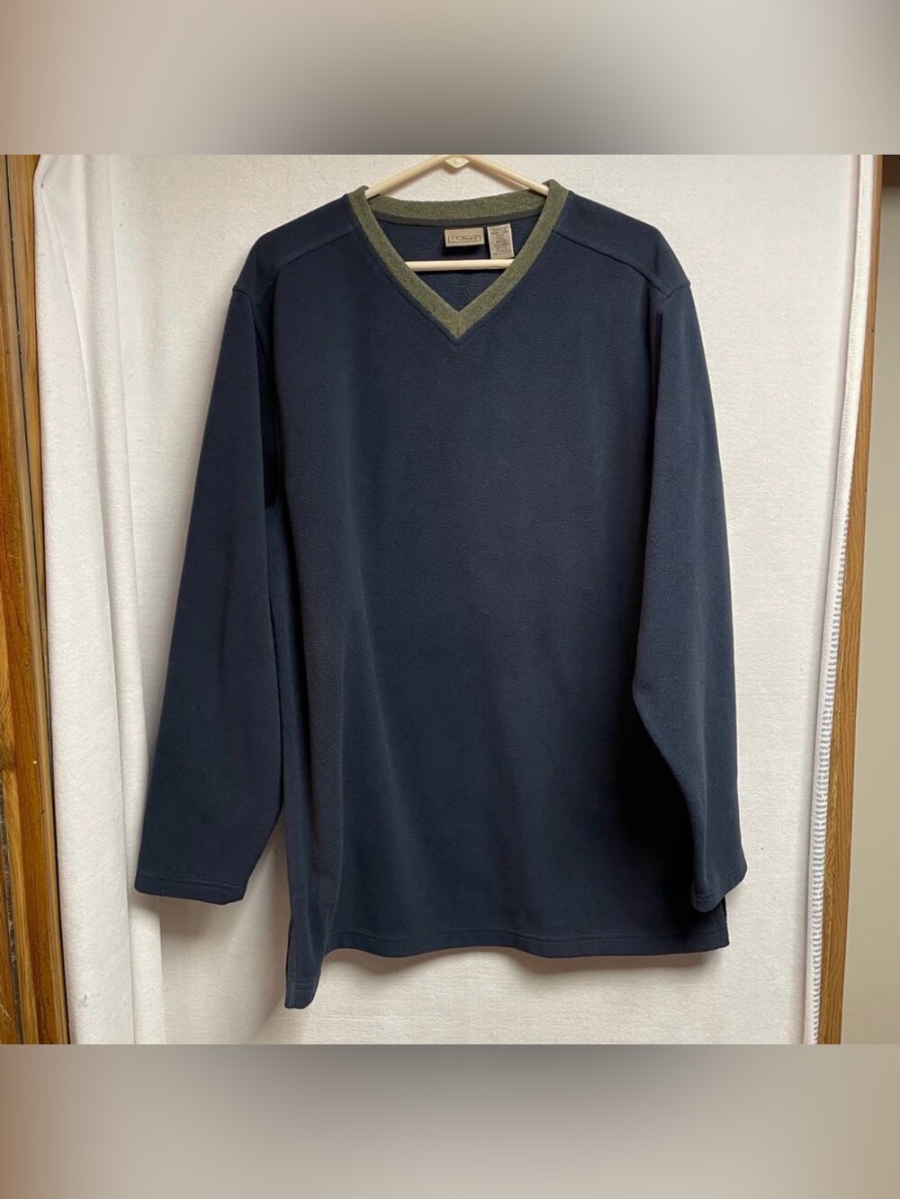 L.L. Bean men’s tall Medium blue green V-neck collar‎ sweat shirt fleece vintage